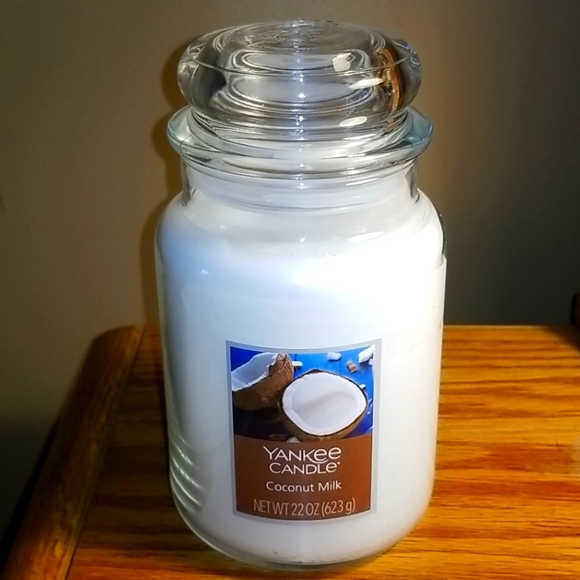 YANKEE CANDLE 22oz Coconut Milk Brand New